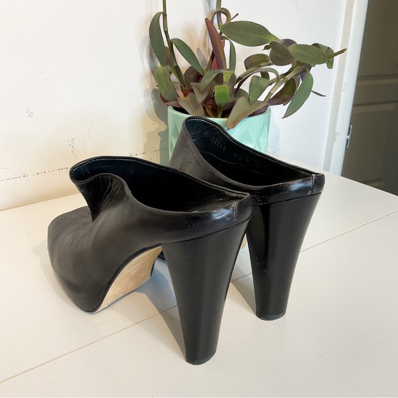 STUART WEITZMAN Black Leather Peep Toe Pumps - Picture 5 of 9